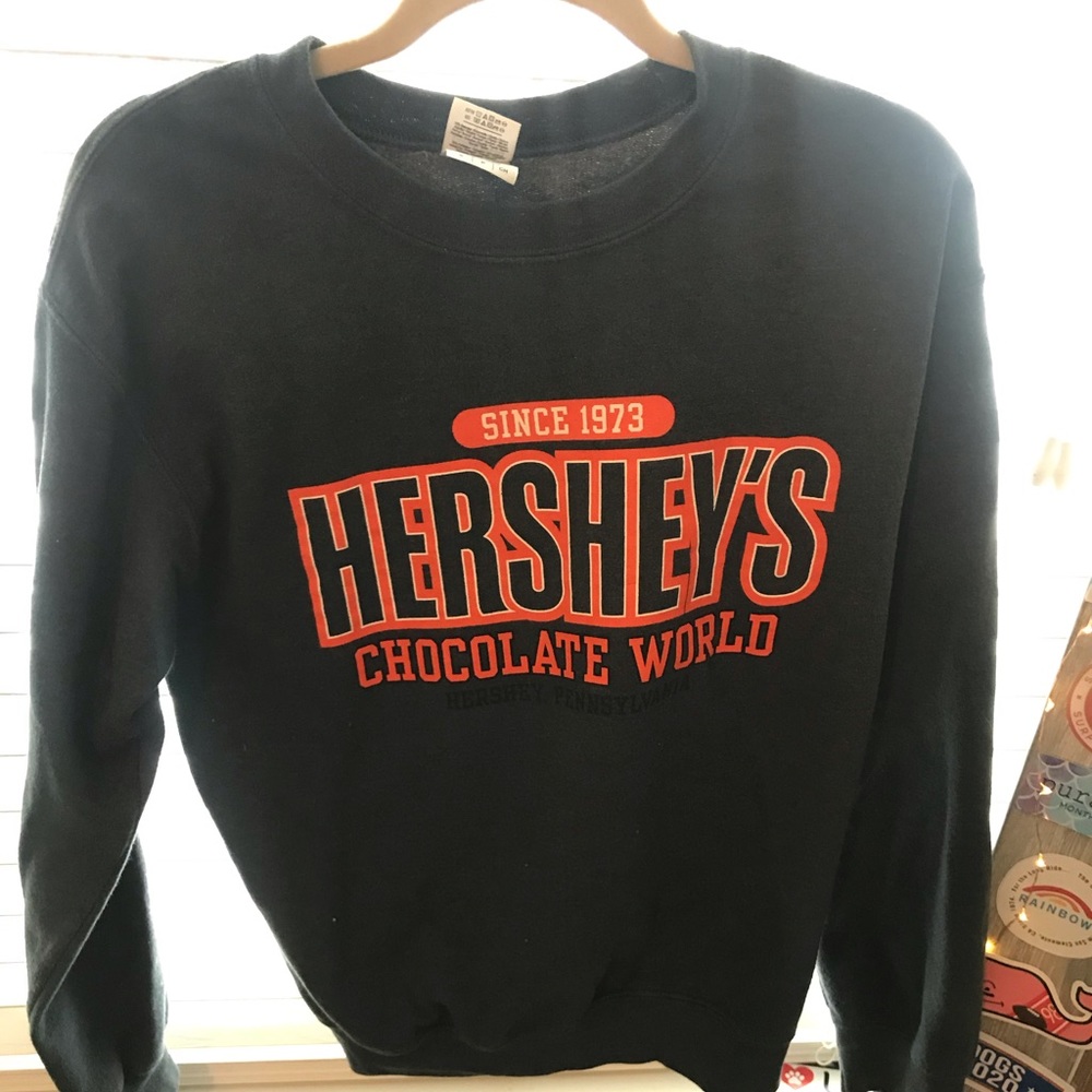 Hershey’s chocolate world crewneck